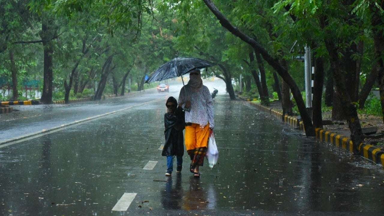 দক্ষিণে আংশিক মেঘলা, উত্তরবঙ্গে ভারী বৃষ্টির পূর্বাভাস