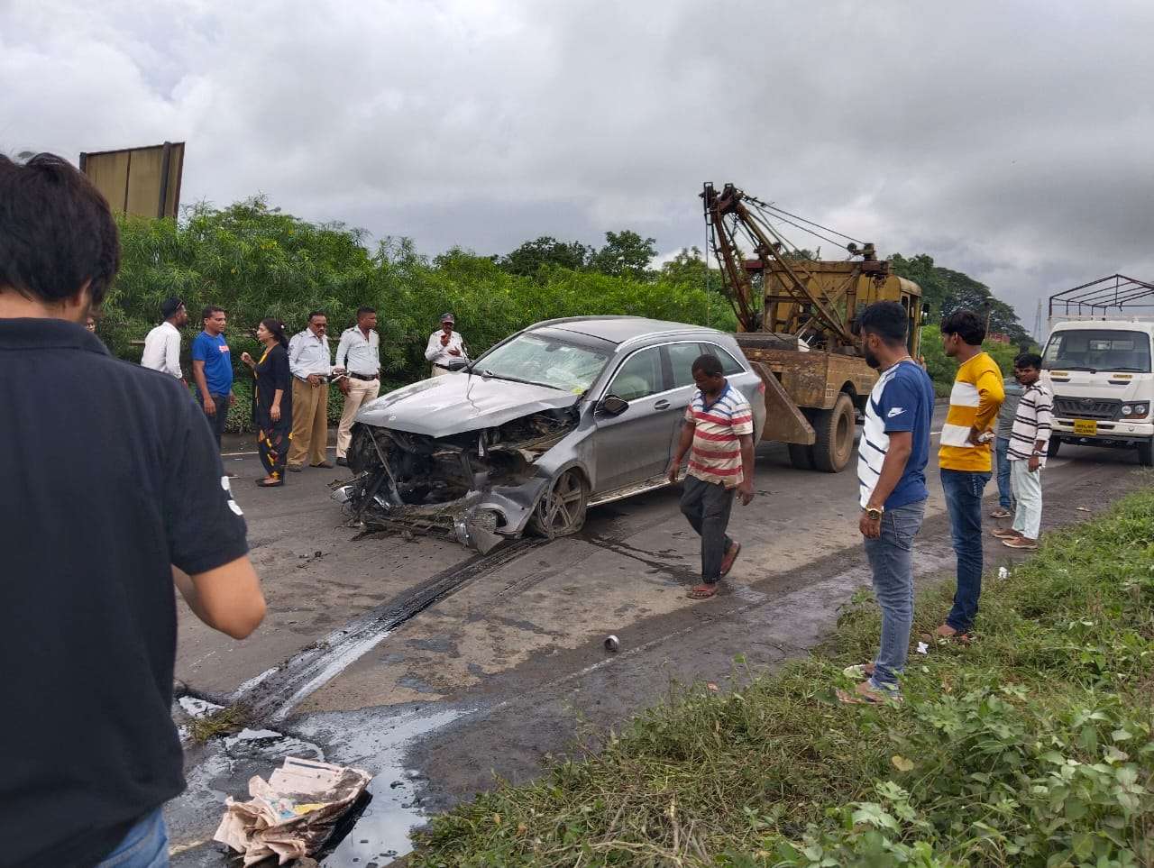 সিট বেল্ট ছাড়াই ৯ মিনিটে ২০ কিলোমিটার ! সাইরাসের উড়ন্ত মার্সিডিজের মর্মান্তিক দুর্ঘটনার কারণ কী ?