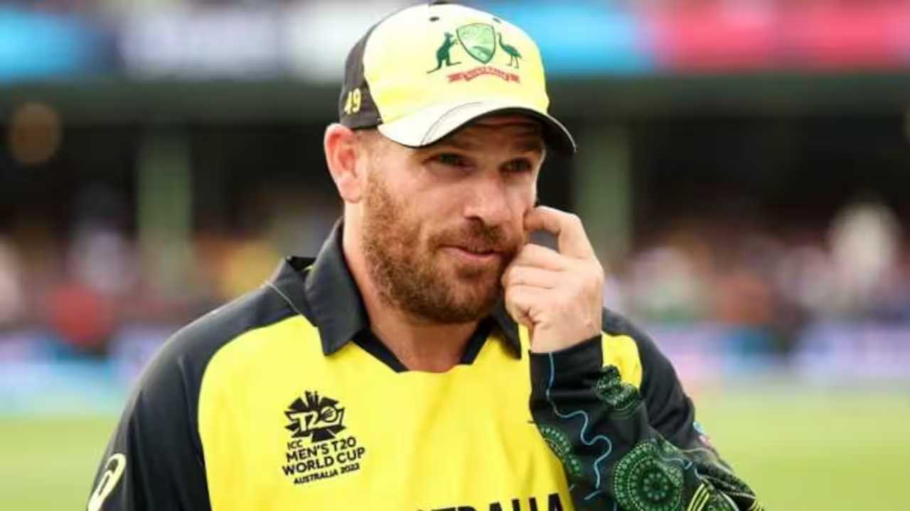 Aaron Finch: আন্তর্জাতিক ক্রিকেট থেকে চির বিদায় অস্ট্রেলিয়ার বিশ্বকাপজয়ী অধিনায়কের