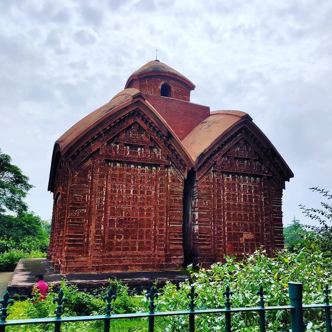 দুই বাংলার স্থাপত্যের নিদর্শনের সাক্ষী জোড়বাংলা মন্দির রয়েছে মল্ল রাজাদের রাজধানী বিষ্ণুপুরে