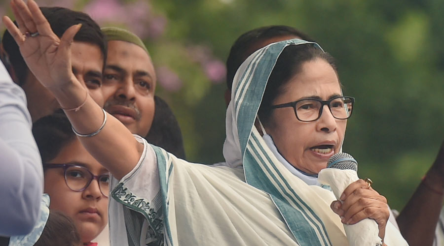 Mamata Banerjee: পবিত্র ঈদের অনুষ্ঠানে রেড রোডে উপস্থিত হলেন মুখ্যমন্ত্রী, সঙ্গে অভিষেক বন্দোপাধ্যায়