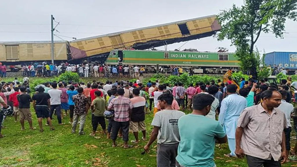 Kanchanjungha Express Accident: বিমান জটিলতার কারণে রেল দুর্ঘটনায় জখম যাত্রীদের সাথে দেখা করতে বিকেলেই রওনা হচ্ছেন মমতা!