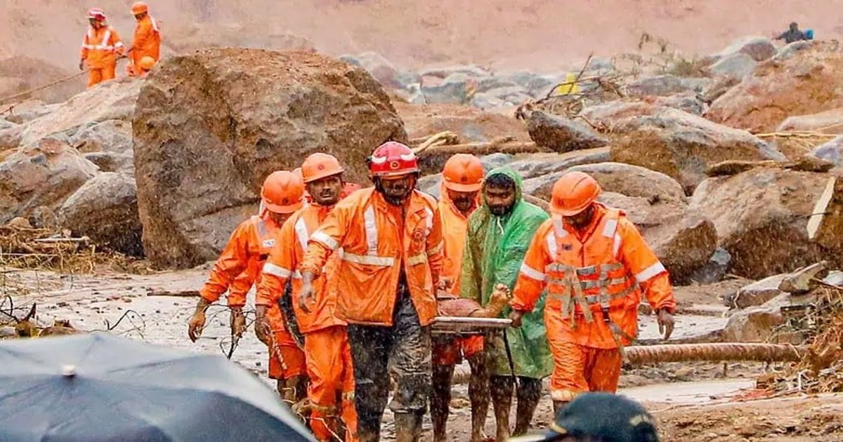 Kerala Landslide: ওয়েনাডেতে ৪০টি উদ্ধারকারী দল, শুক্রবার সকালে মৃতের সংখ্যা ৩০০ পার