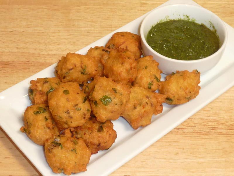 Dal Vada Recipe: সন্ধ্যে বেলায় চায়ের সাথে মুখরোচক কিছু চান? তাহলে চটজলদি বানিয়ে নিতে পারেন রকমারি বড়া